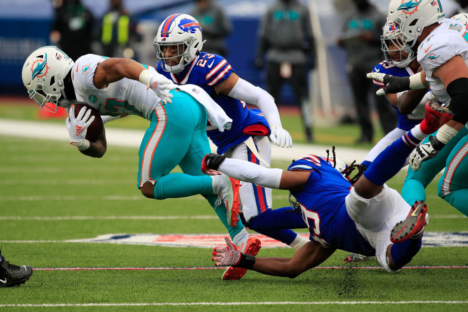 Edmunds catches Bowden
